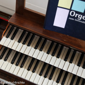 Spieltisch der Orgel in Neustadt am Kulm