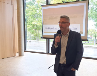 Dr. Stefan Gehrig führt in das Thema Gottesdienstlandschaften ein